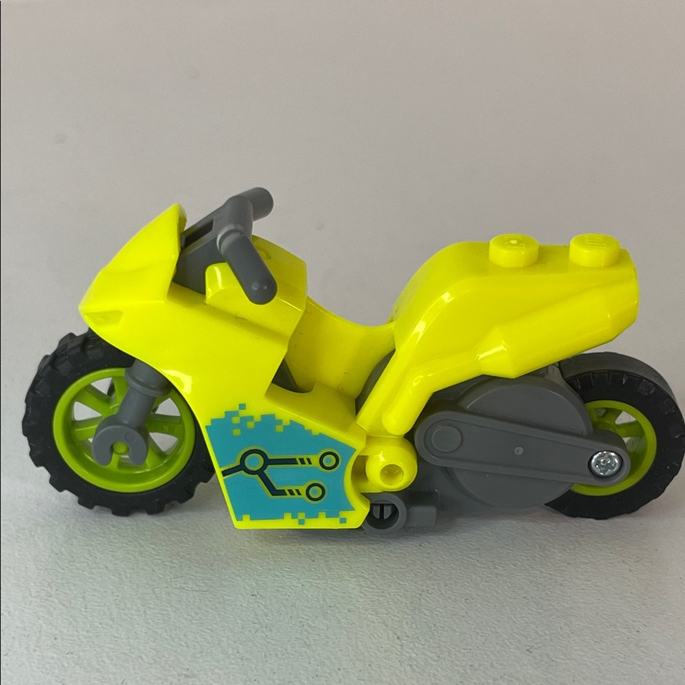 Lego City Stuntz. Yellow Minifig motorcycle